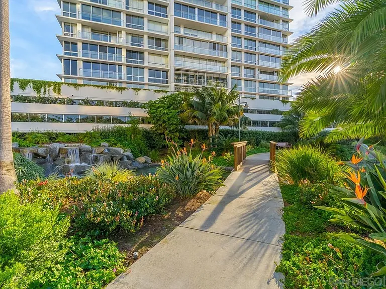 1820 Avenida Del Mundo #1605 — Photo 41