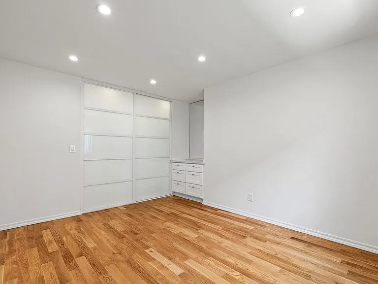 1233 N Harper Ave #5 — Photo 10
