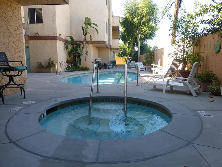 22501 Del Valle — Photo 4