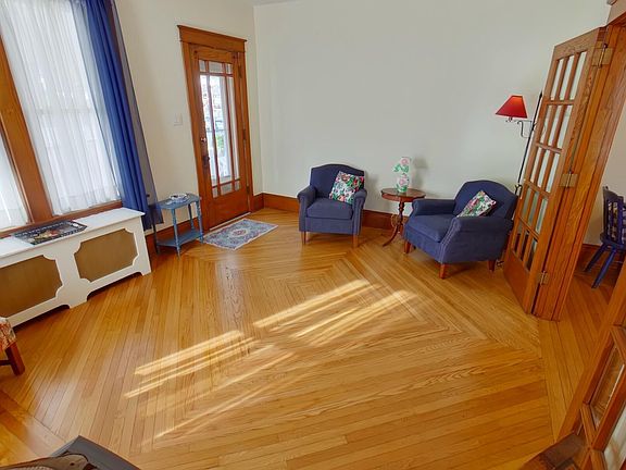 5th image of 416 Dewart St
