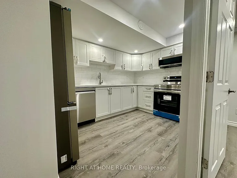 295 Gillespie Dr — Photo 3
