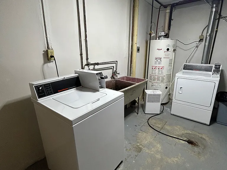 106 Cromwell Ave #21 — Photo 24