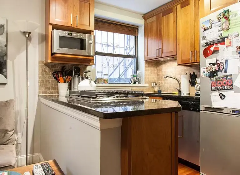 902 Pine St #1R — Photo 11