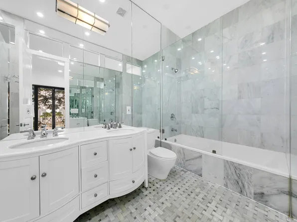 1085 Hancock Street image 19 of 37