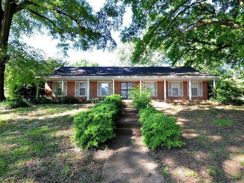 1st image of 8595 Chesterfield Dr