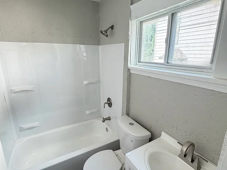 13302 Durkee Ave — Photo 10