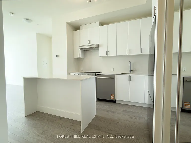 27 Korda Gate #Penthouse 108 — Photo 5