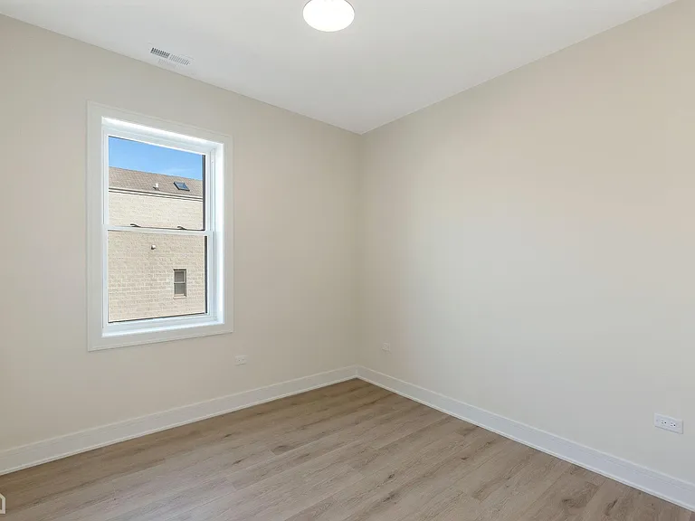 4224 S Langley Ave #2 — Photo 14