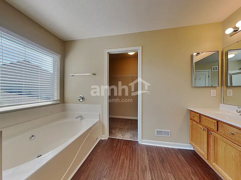 6259 Castle Oak Dr — Photo 10