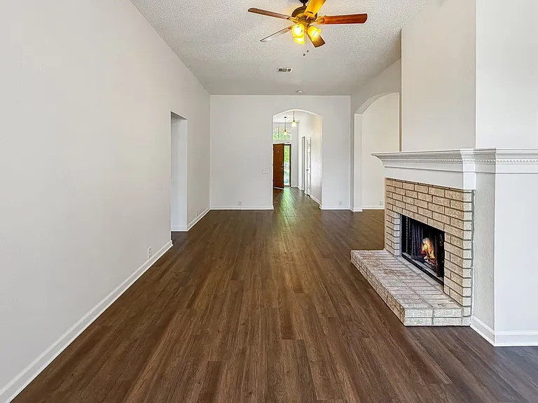 2517 Fairway View Dr — Photo 1