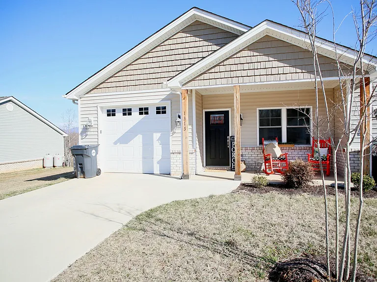1313 Emerald View Ct — Photo 15