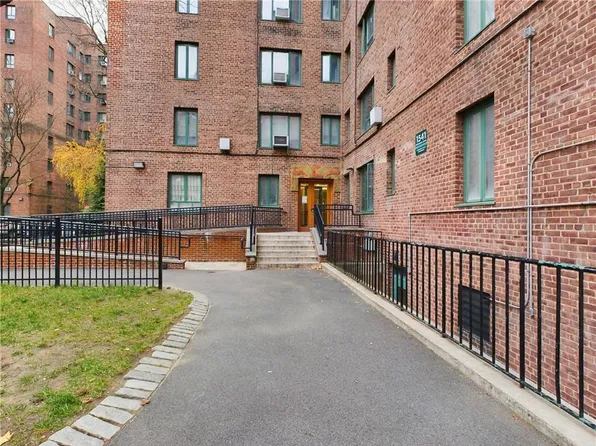 1541 Metropolitan Avenue #8C, Bronx, NY 10462