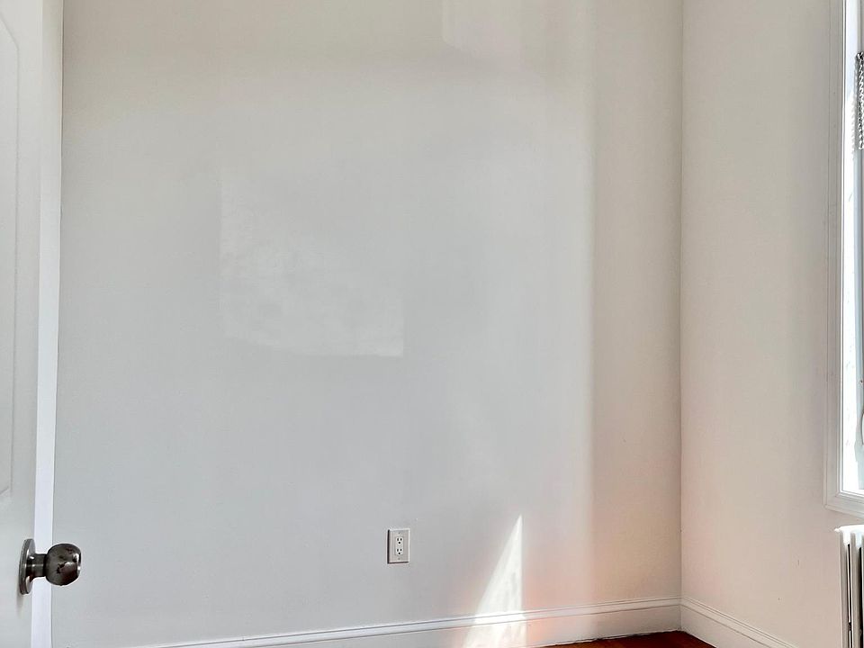 1st image of 23 Riverview Pl #2