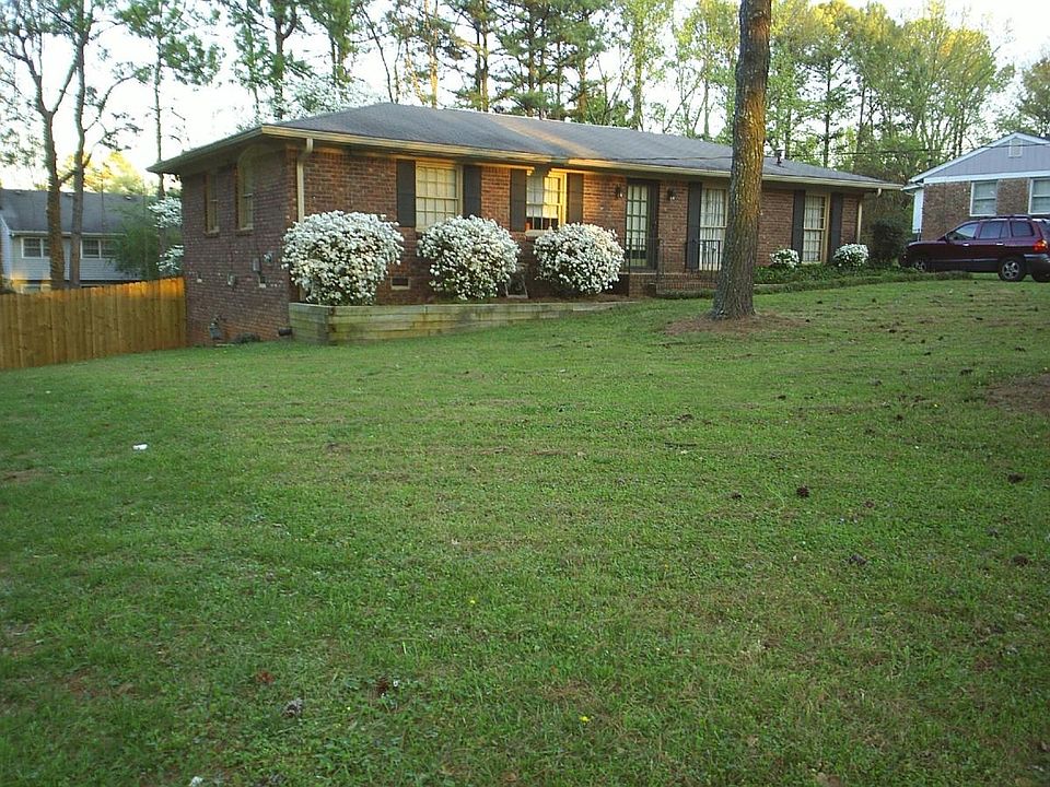1st image of 2725 Carolyn Dr SE