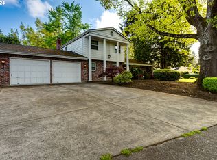 3395 Buckingham Ave, Eugene, OR 97401