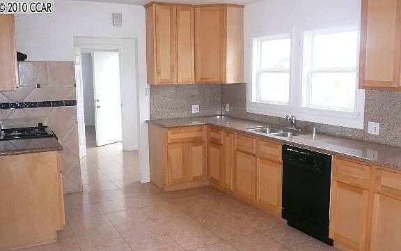 2nd image of 3033 Florida Ave