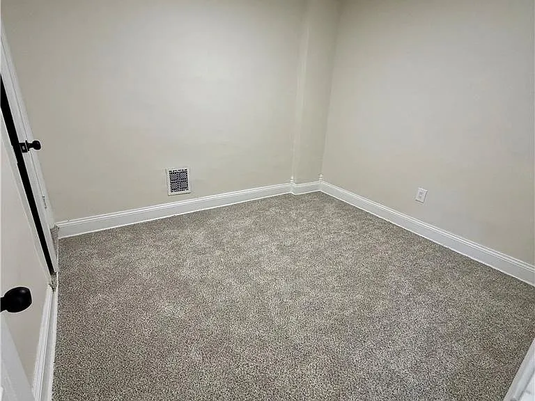 129 N Ellsworth St — Photo 20