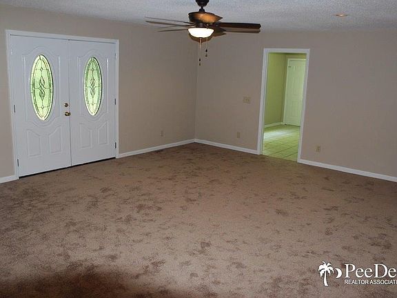 5th image of 713 Barefoot St