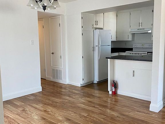 5th image of 1516 Regent St APT 3