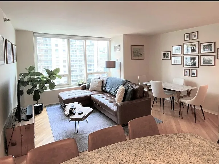 33 W Ontario St #26C — Photo 5
