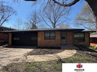 2741 S 41st St, Lincoln, NE 68506