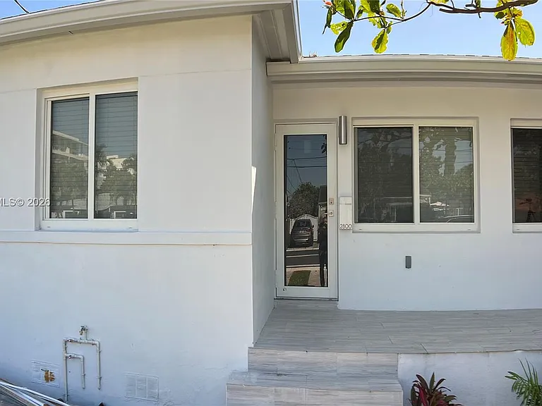 2800 SW 25th St #1 — Photo 4