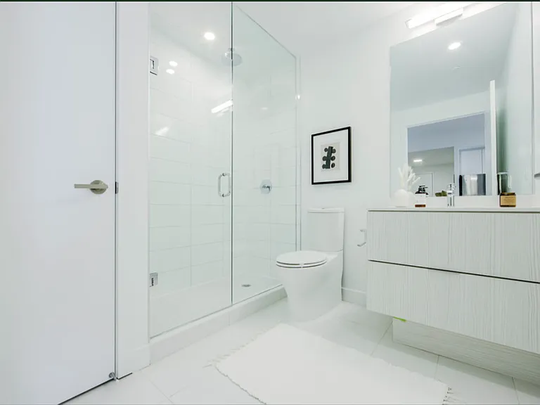 5249 Dundas St W — Photo 23