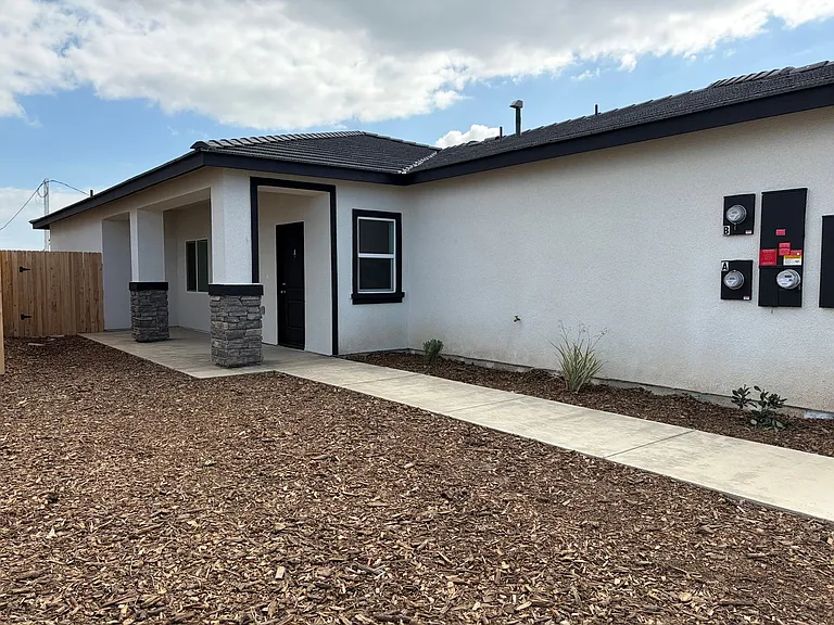 Cougar Trail 6007 — Photo 1
