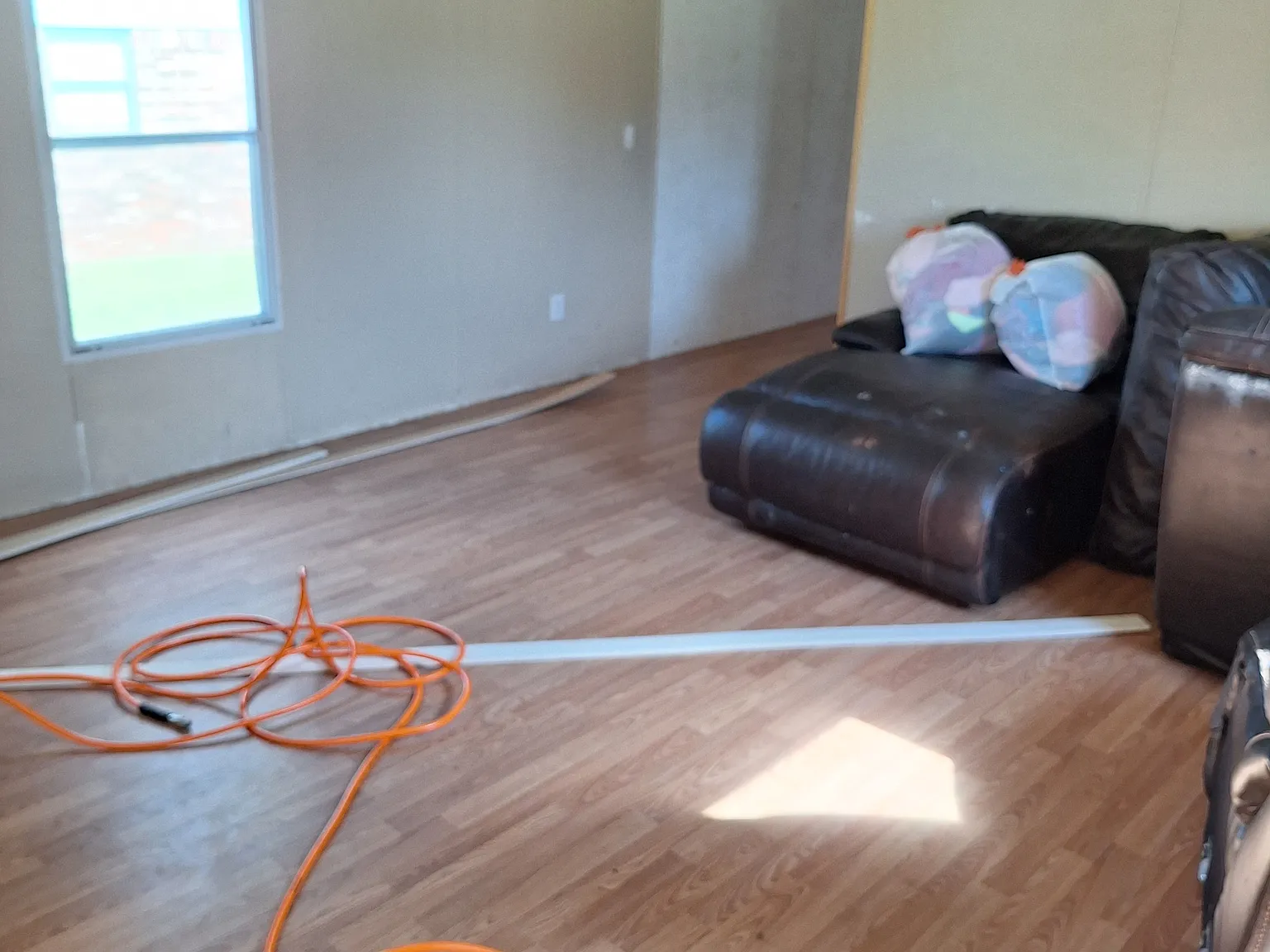 3 bed, 1280 sqft, $950 — Photo 2