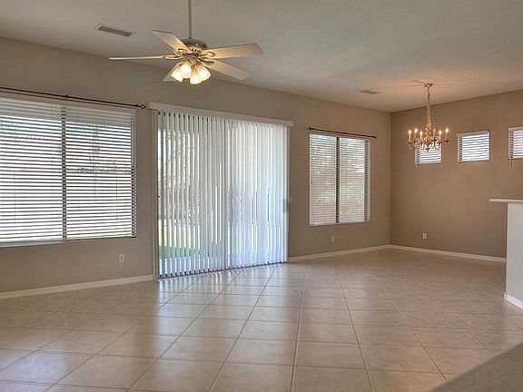 5th image of 432 W Carob Dr