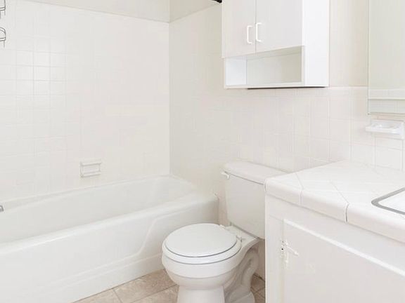 5th image of 110 Cathey St