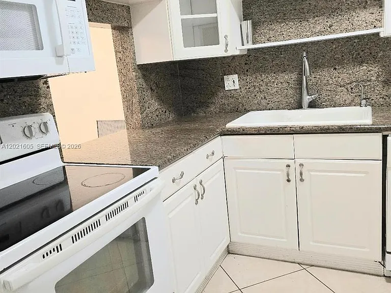 2309 Park Ln #116 — Photo 3