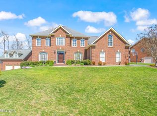 8324 Lake Village Cir, Knoxville, TN 37938