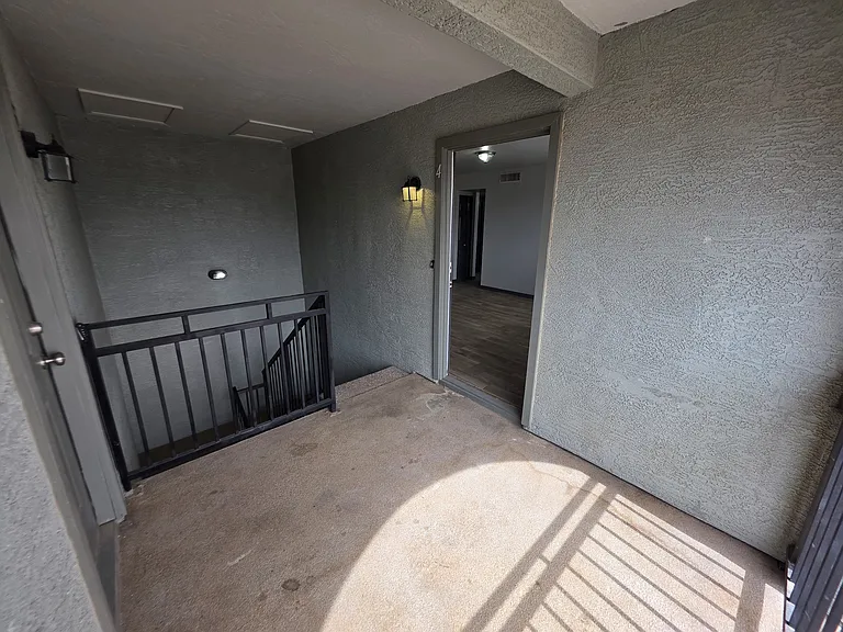 1462 E 28th Ave #4 — Photo 56