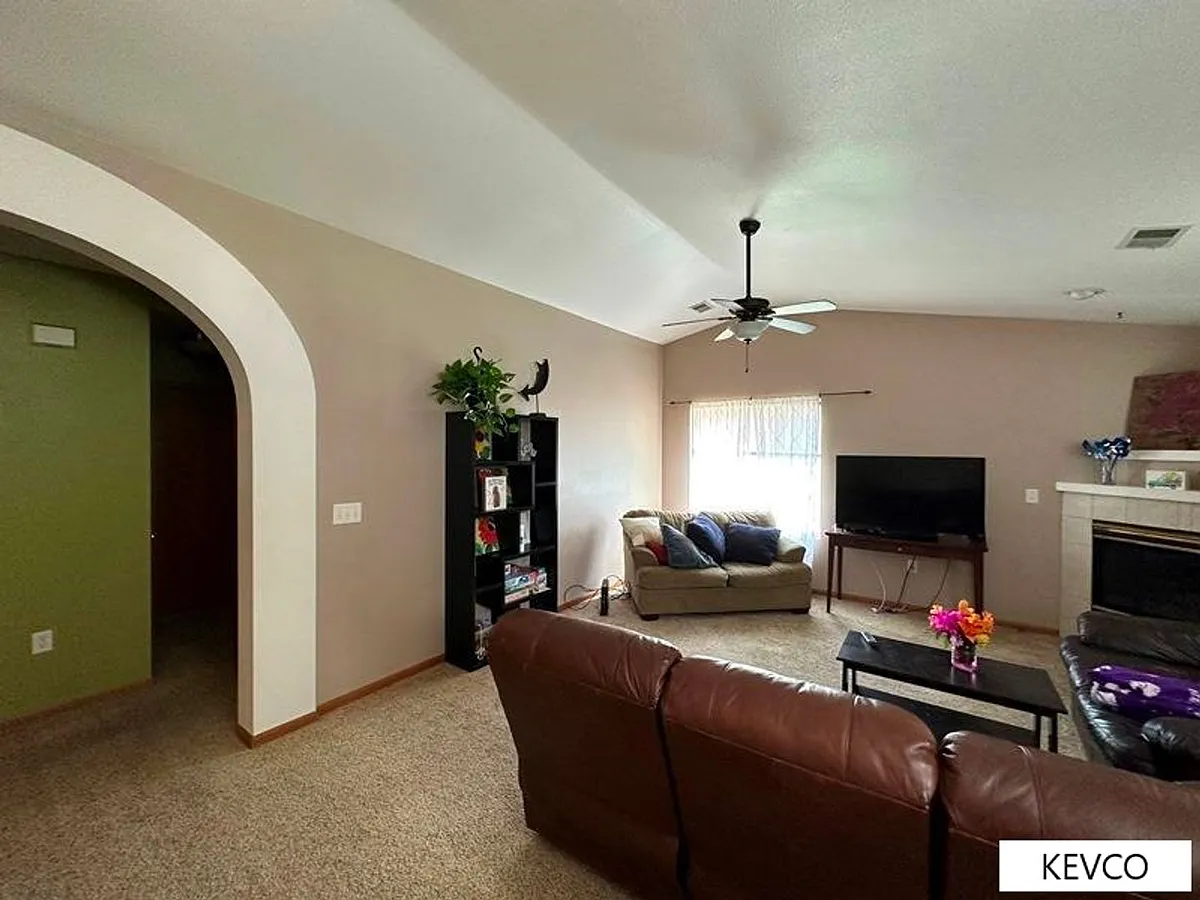 Building Photo - 357 Albion Way #D2