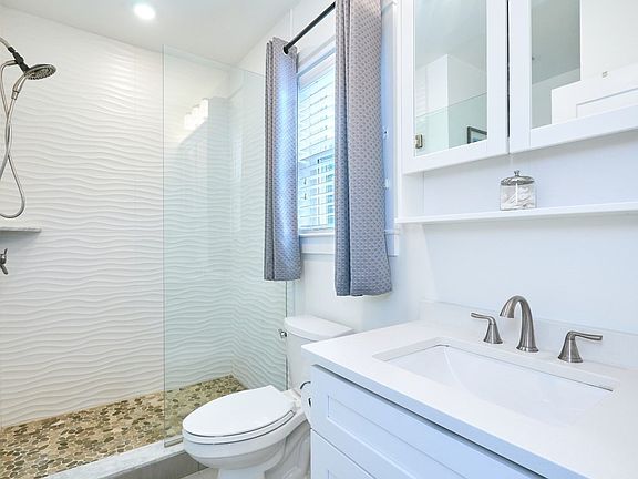 5th image of 35 Sargent Ave Unit 2