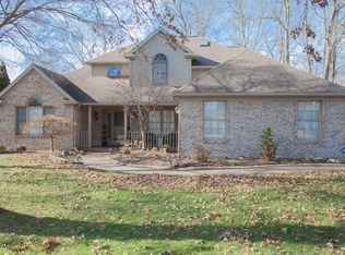 1999 Bent Tree Dr, Newburgh, IN 47630