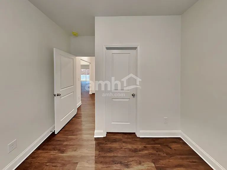 5292 Blue Mountain Dr — Photo 20