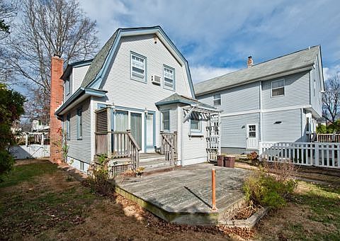 2nd image of 112 Crocus Ave