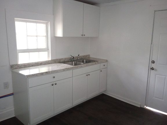 2nd image of 101B Bond St
