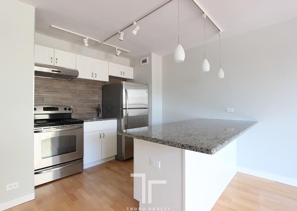 1st image of 445 W Wellington Ave APT 11F