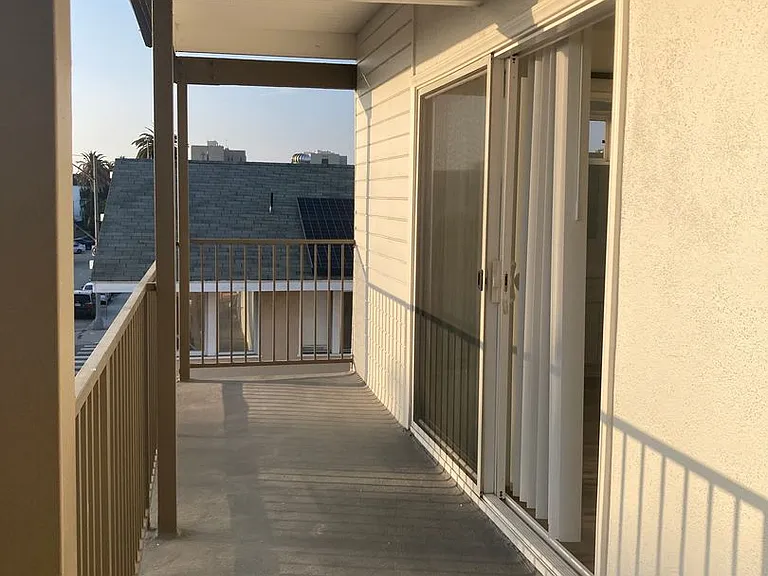 650 Linden Ave — Photo 59