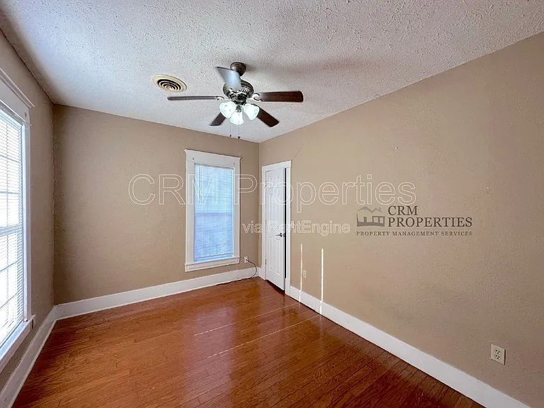 1021 S Purdum St — Photo 16