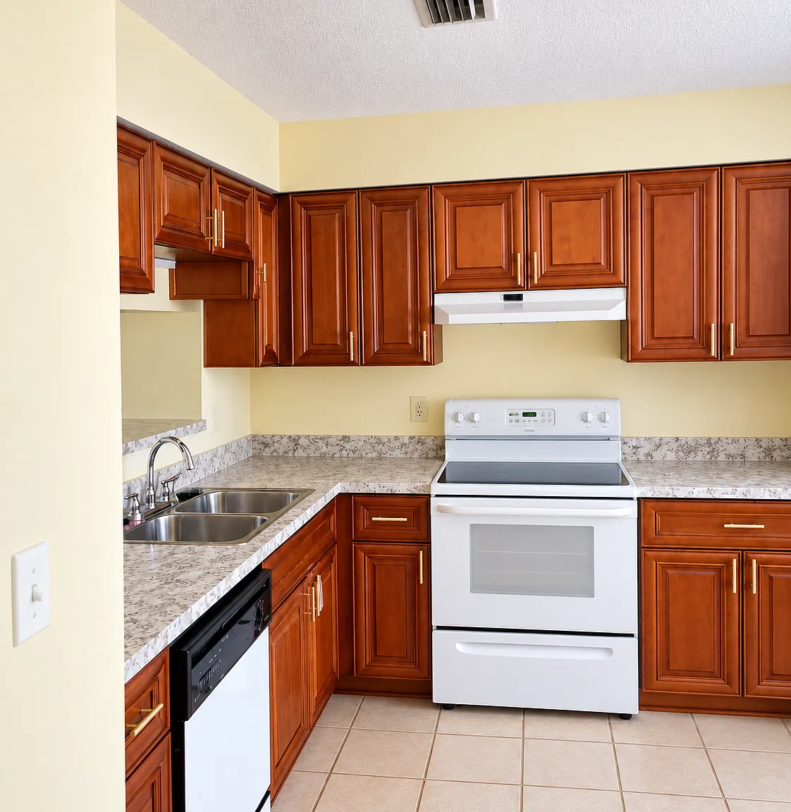 2 bed, 2.5 bath, 1312 sqft, $1,700 — Photo 4
