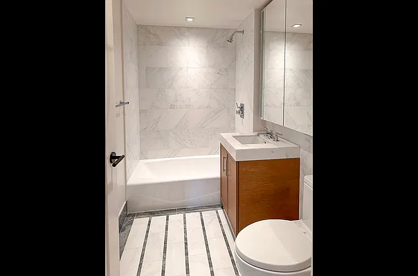 Rented by Coldwell Banker Warburg | media 19