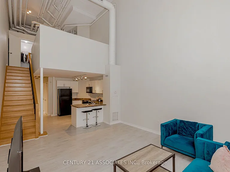 66 Bay St S #107 — Photo 11