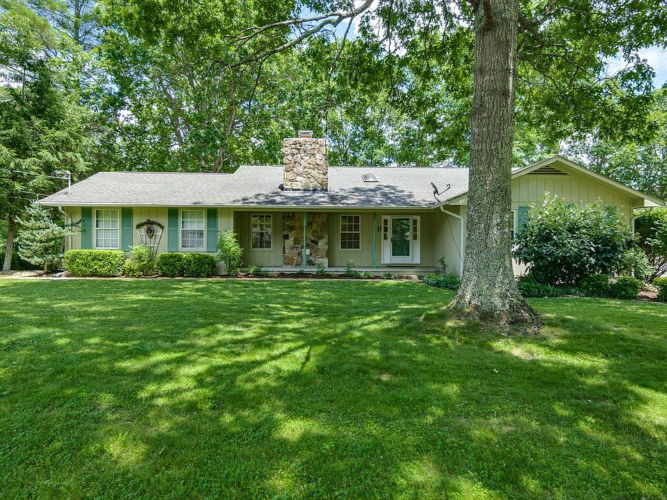 1st image of 11 Meadowlark Cir