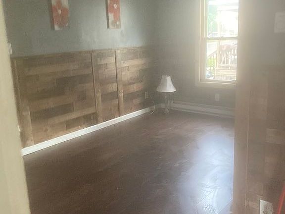 4th image of 14 Howard St