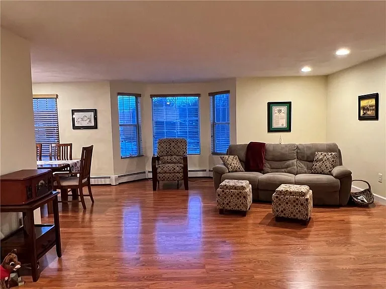 29 Swan Ct — Photo 9