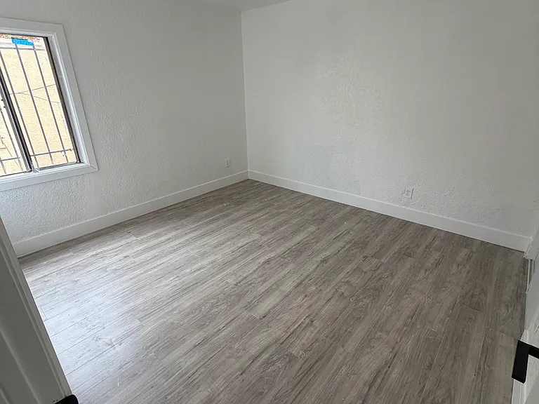 11100 S Normandie Ave #3/4 — Photo 8